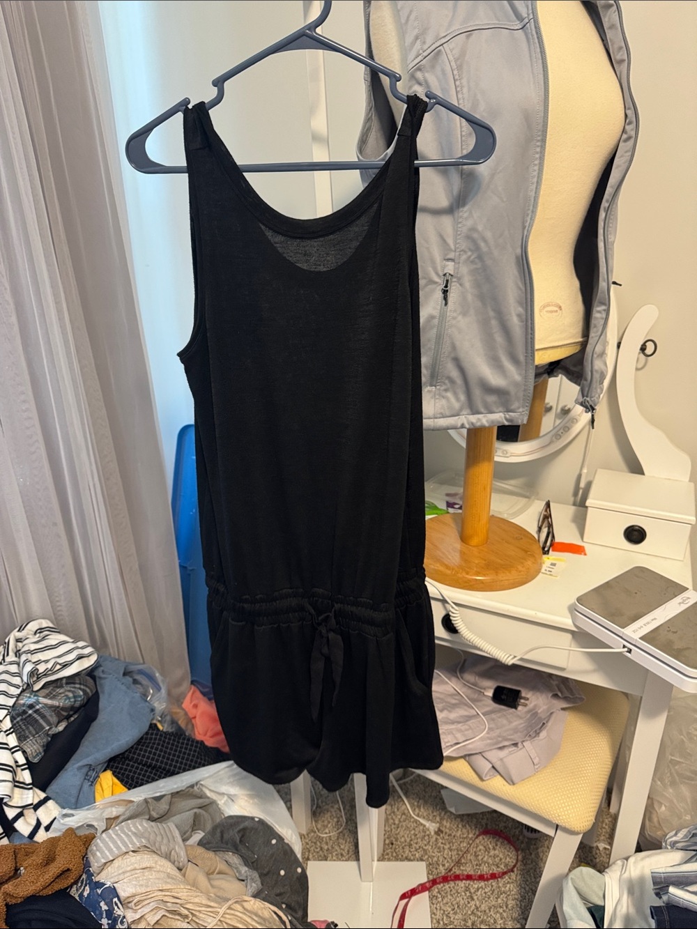 Black Sleeveless Drawstring Waist romper - Women